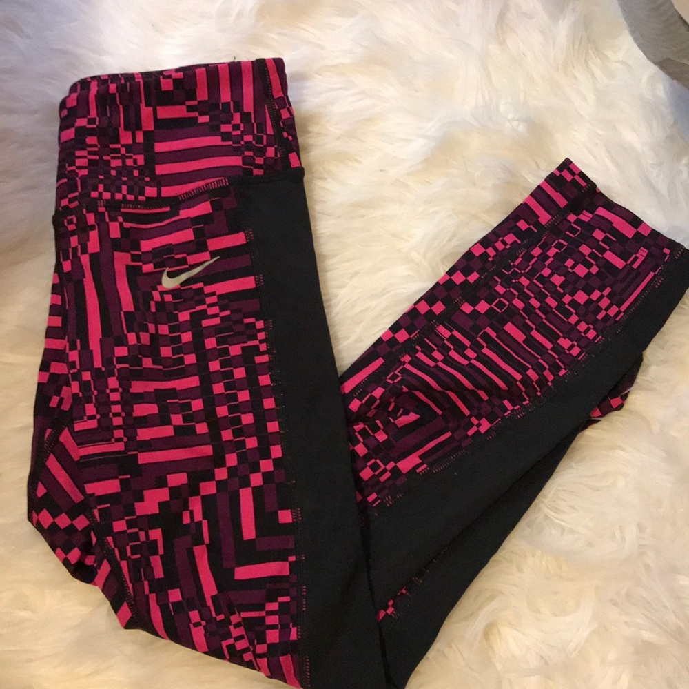 3/4 Nike crops!